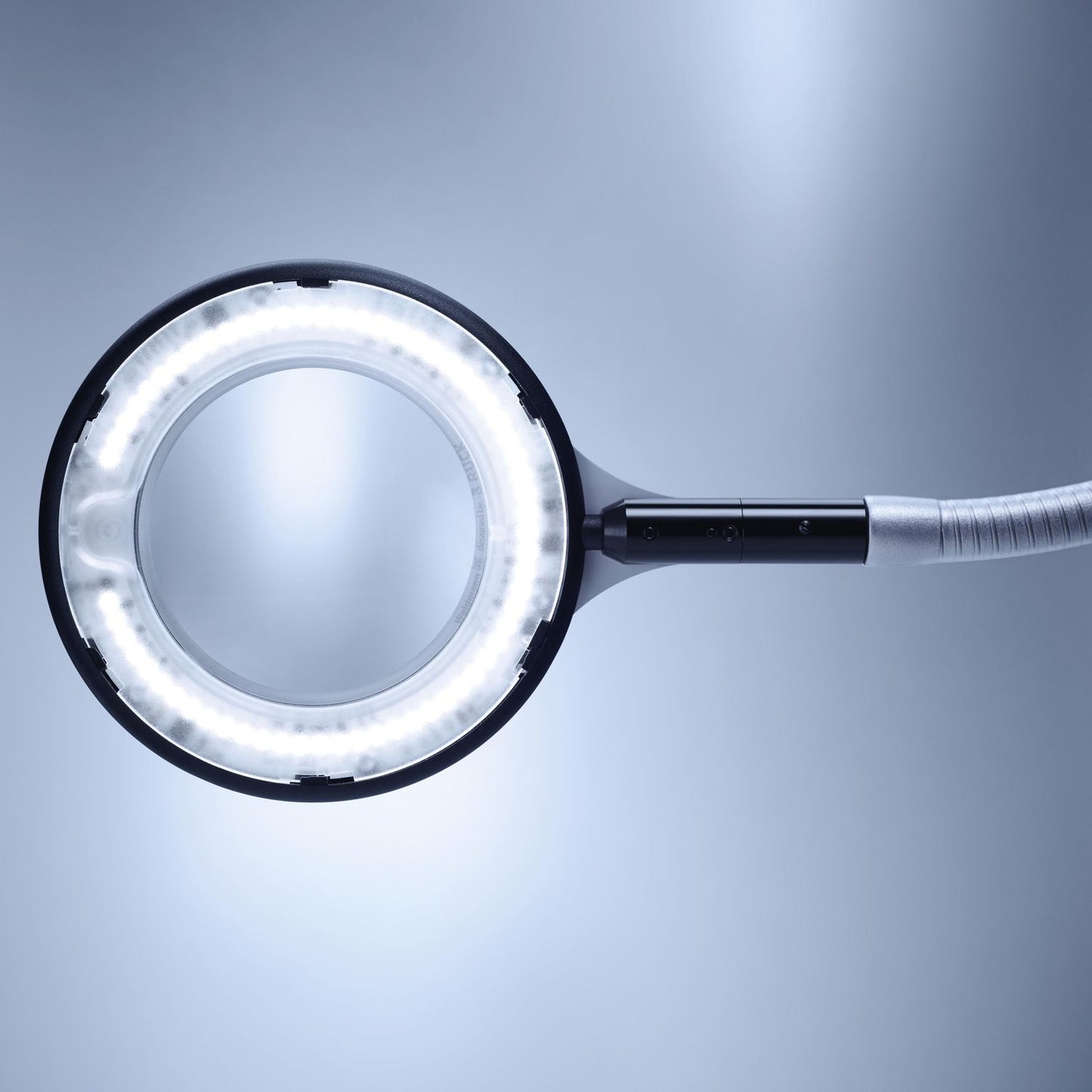 Lampe loupe Waldmann RING LED RLLQ 63 R dimmable 6 dpt avec col de cygne