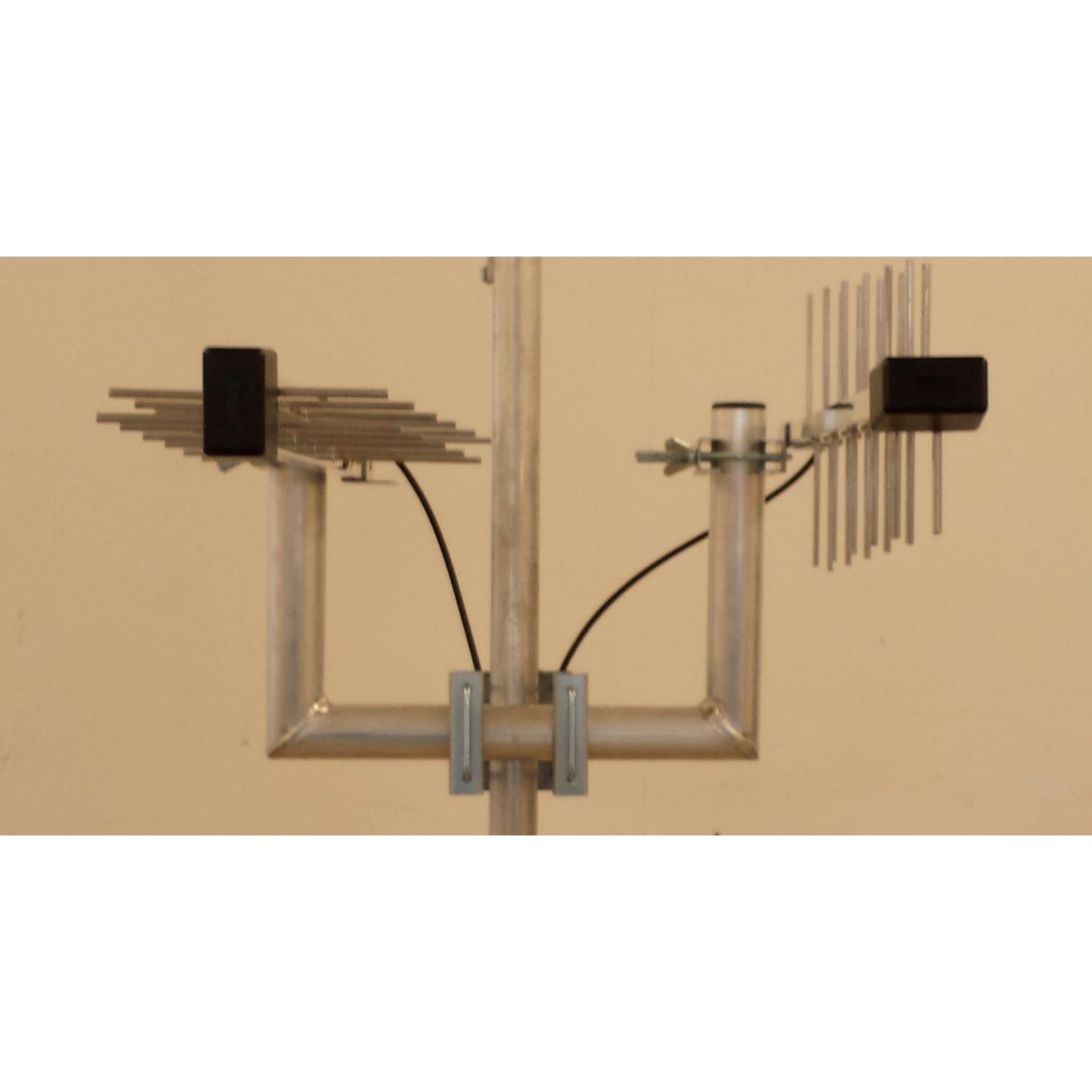 Antenne extérieure Wittenberg LAT 22 Duo Set pour LTE 790-862 MHz