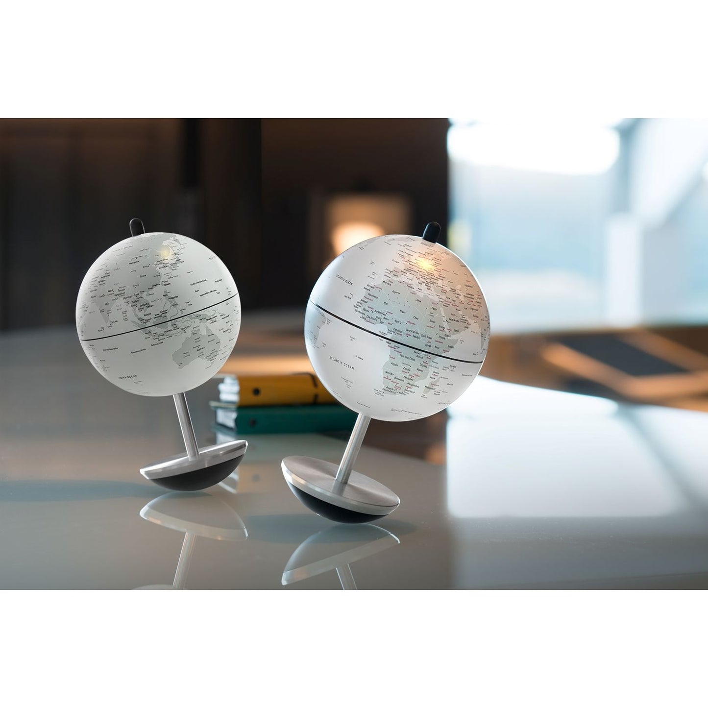 Atmosphere Mini Globe Swing D 11 cm H 19 cm avec globe blanc-gris